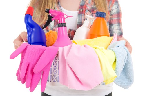 Local office cleaning service working in E14