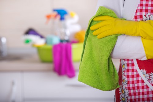 Cleaning dust and residue after renovation work in E14